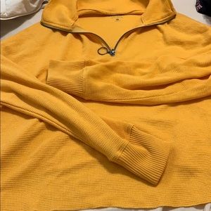 slightly cropped hollister collard boyfriend tee